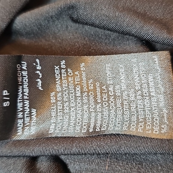 NEW WHBM WHITE HOUSE BLACK MARKET BLACK FLORAL FITTED HALTER TOP - Picture 15 of 16